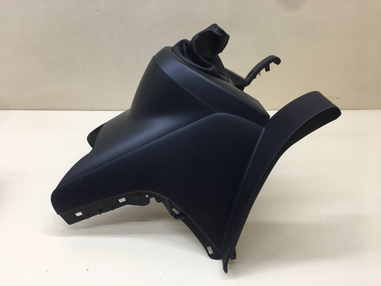 Консоль центральная Mazda Mazda 2 (DE) 2007-2014