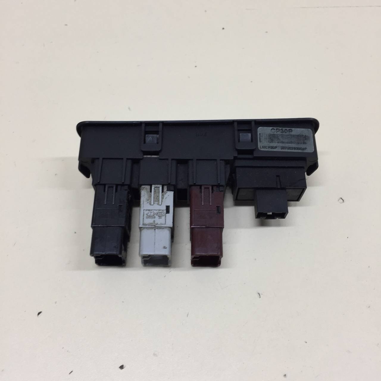 Блок кнопок Hyundai ix35 (LM) 2010-2015 Блок кнопок Hyundai ix35 (LM) 2010-2015