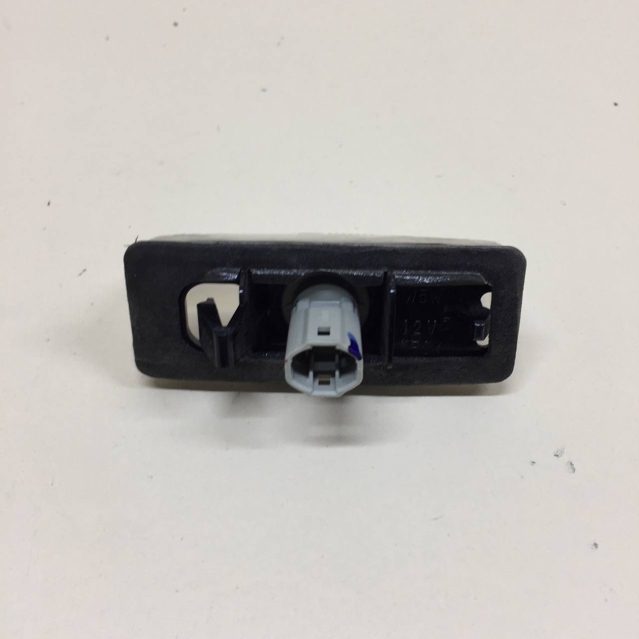 Фонарь подсветки номера Toyota Rav 4 (XA40) 2013-2019 Фонарь подсветки номера Toyota Rav 4 (XA40) 2013-2019
