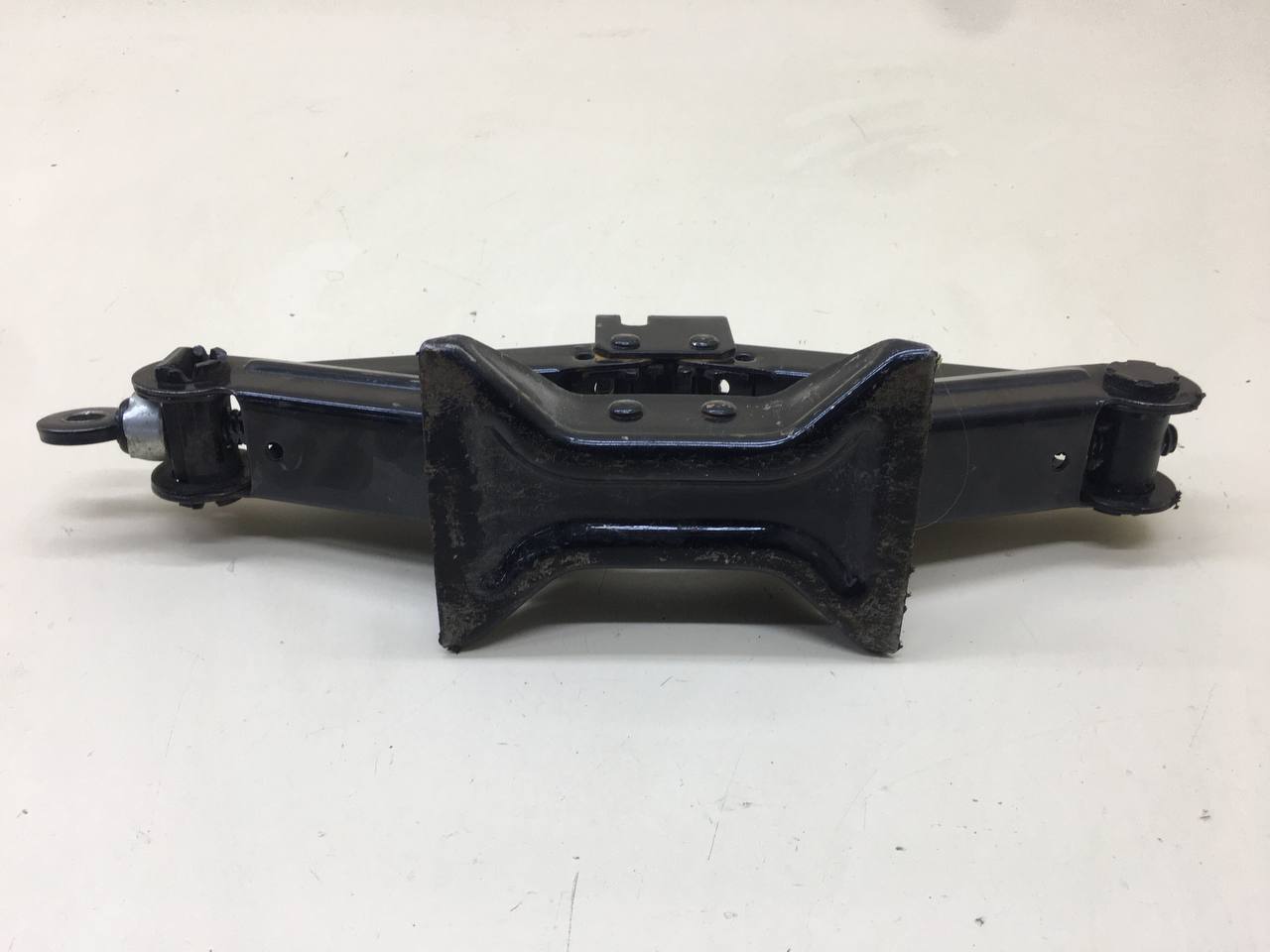 Домкрат Mazda Mazda 2 (DE) 2007-2014 Домкрат Mazda Mazda 2 (DE) 2007-2014