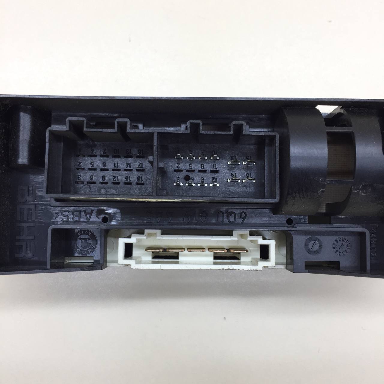 Блок управления отопителем Volkswagen Polo (MK5) 2011-2020