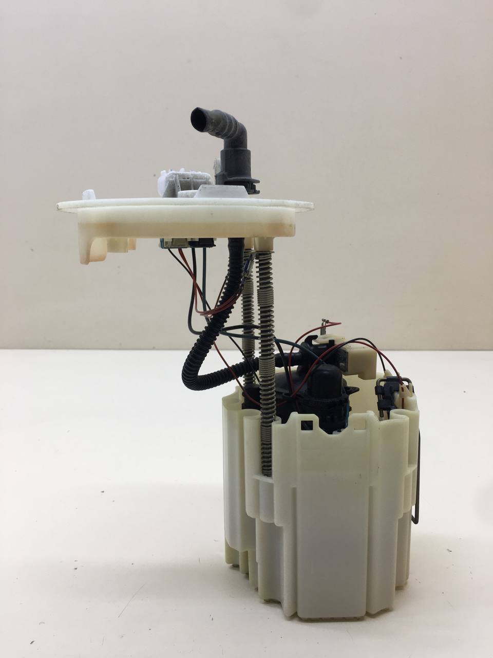 Насос топливный электрический Chevrolet Cruze (J300) 2009-2016