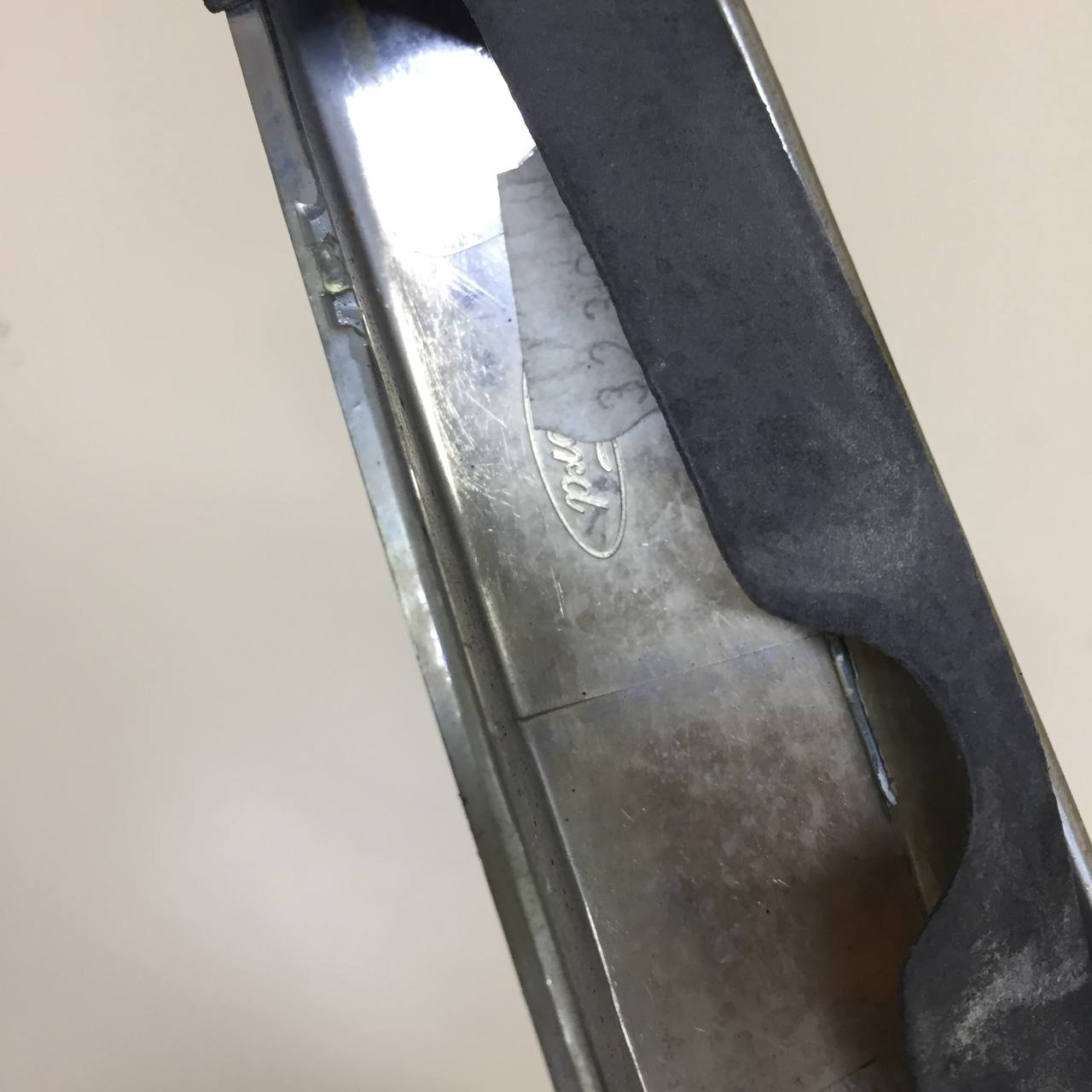 Накладка крышки багажника Ford Focus 2 (DB) 2008-2011 Накладка крышки багажника Ford Focus 2 (DB) 2008-2011