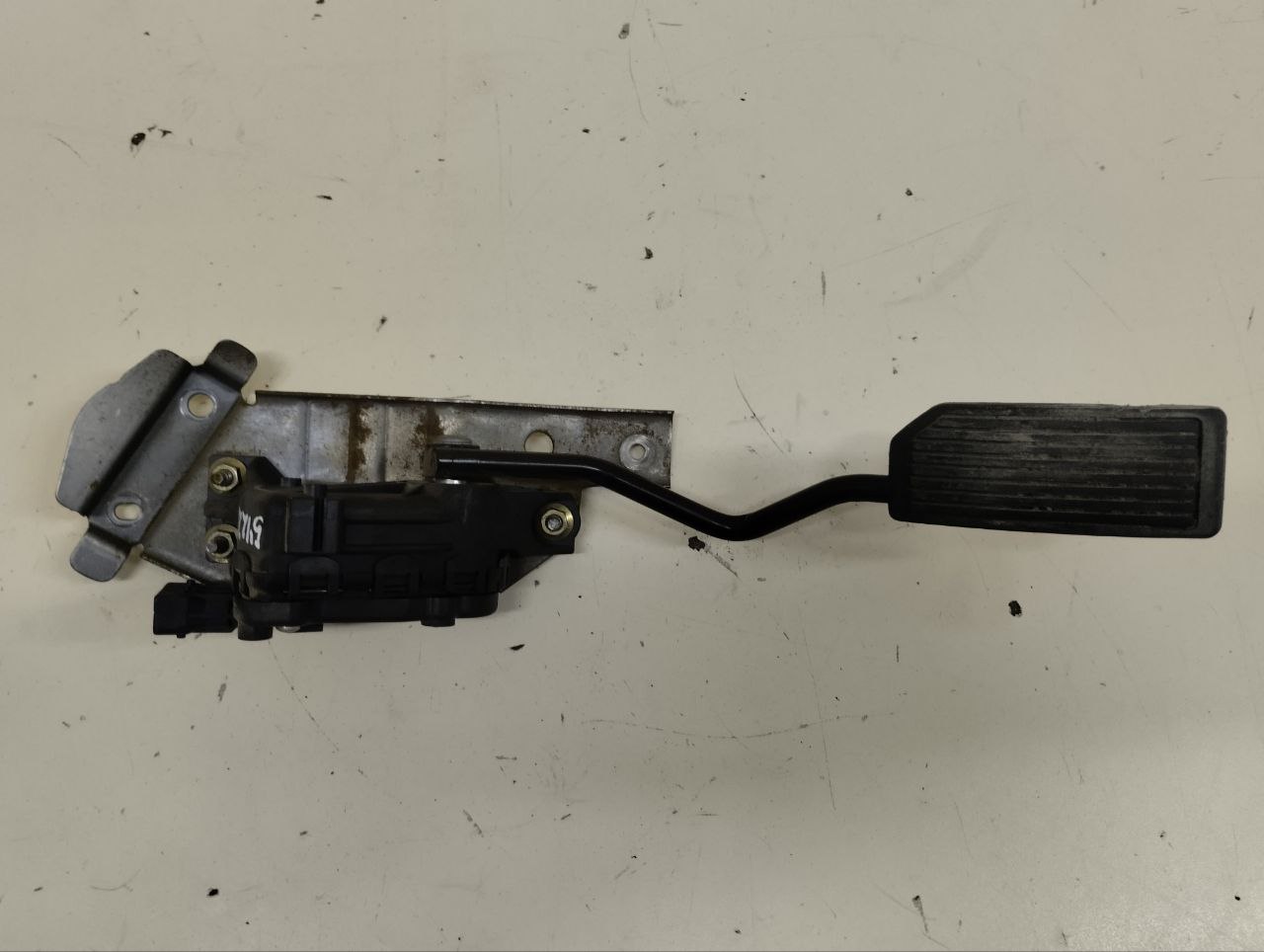 Педаль газа Nissan Almera (N16) 2000-2006 Педаль газа Nissan Almera (N16) 2000-2006