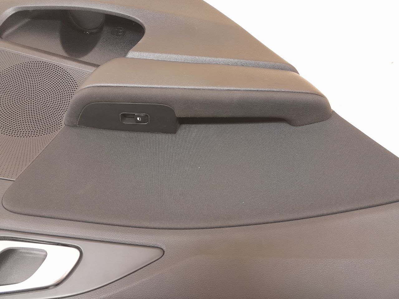 Обшивка двери задней левой Kia Xceed 2019-2023
