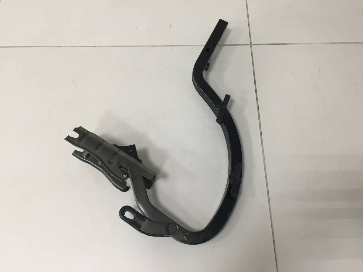 Петля крышки багажника Toyota Camry (XV50) 2011-2017
