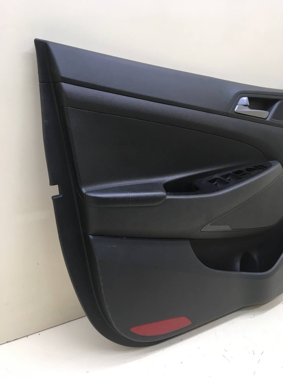 Обшивка двери передней левой Hyundai Tucson (TL) 2015-2021 Обшивка двери передней левой Hyundai Tucson (TL) 2015-2021