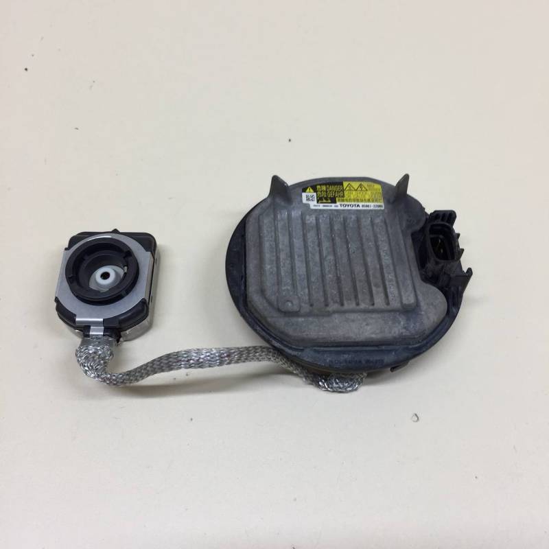 Блок ксеноновой лампы Toyota Camry (XV50) 2011-2014 Блок ксеноновой лампы Toyota Camry (XV50) 2011-2014