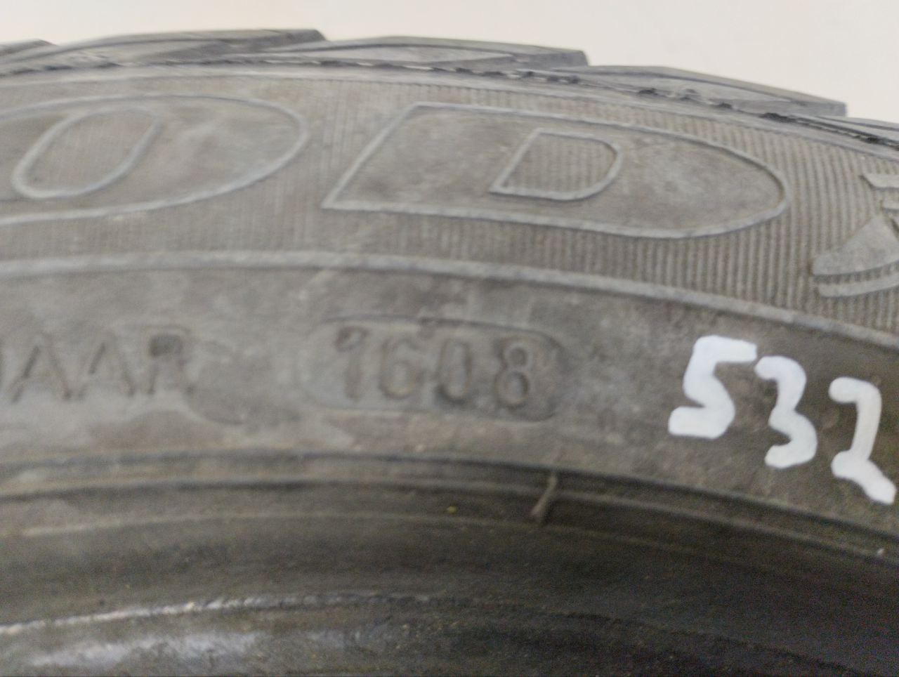 Шины R16 Зимние шипованные GOODYEAR 