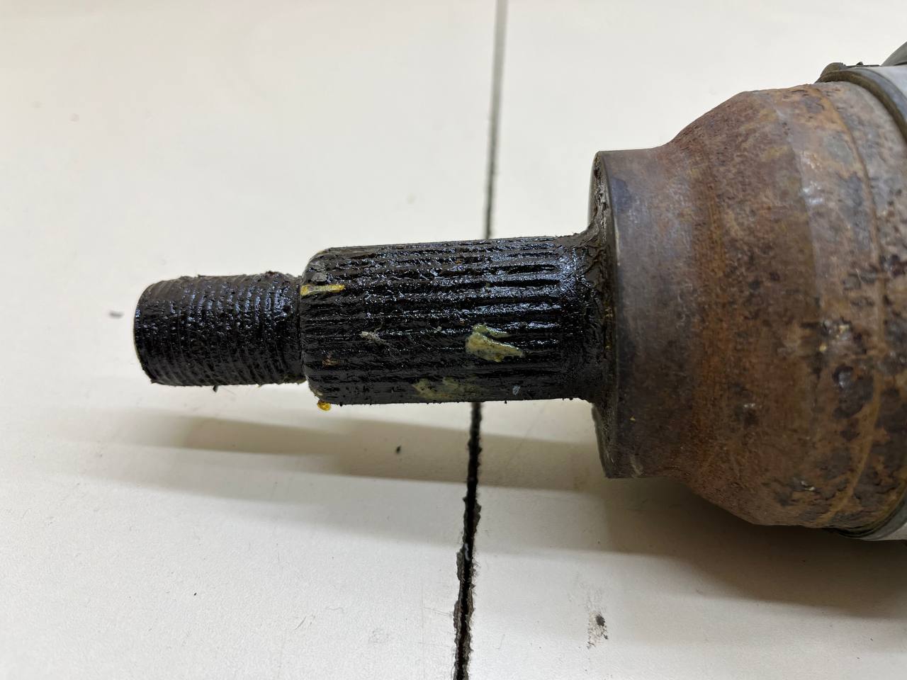 Полуось задняя левая Jaguar XF 2007-2015