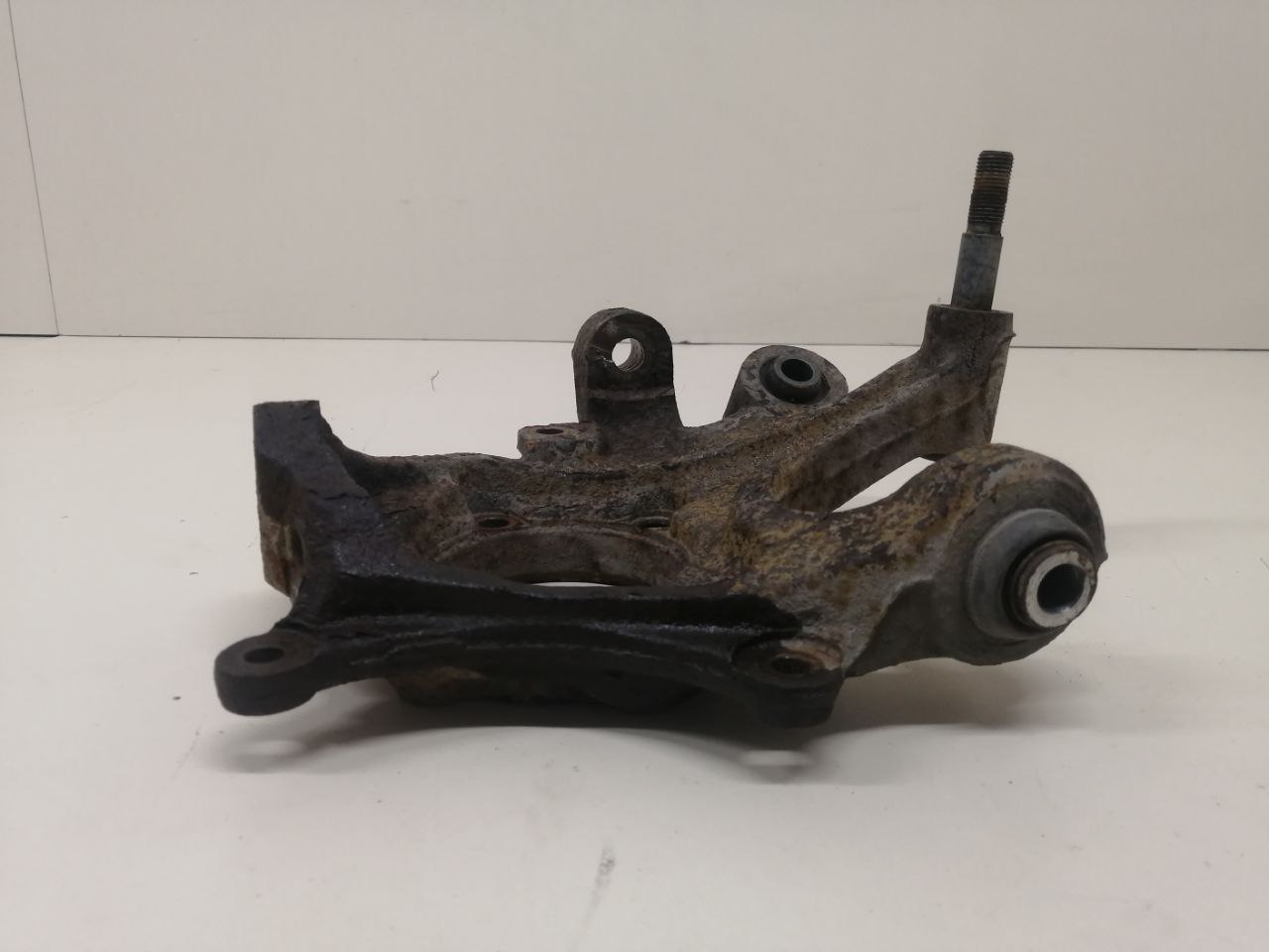Кулак поворотный задний левый Hyundai ix55 2007-2013