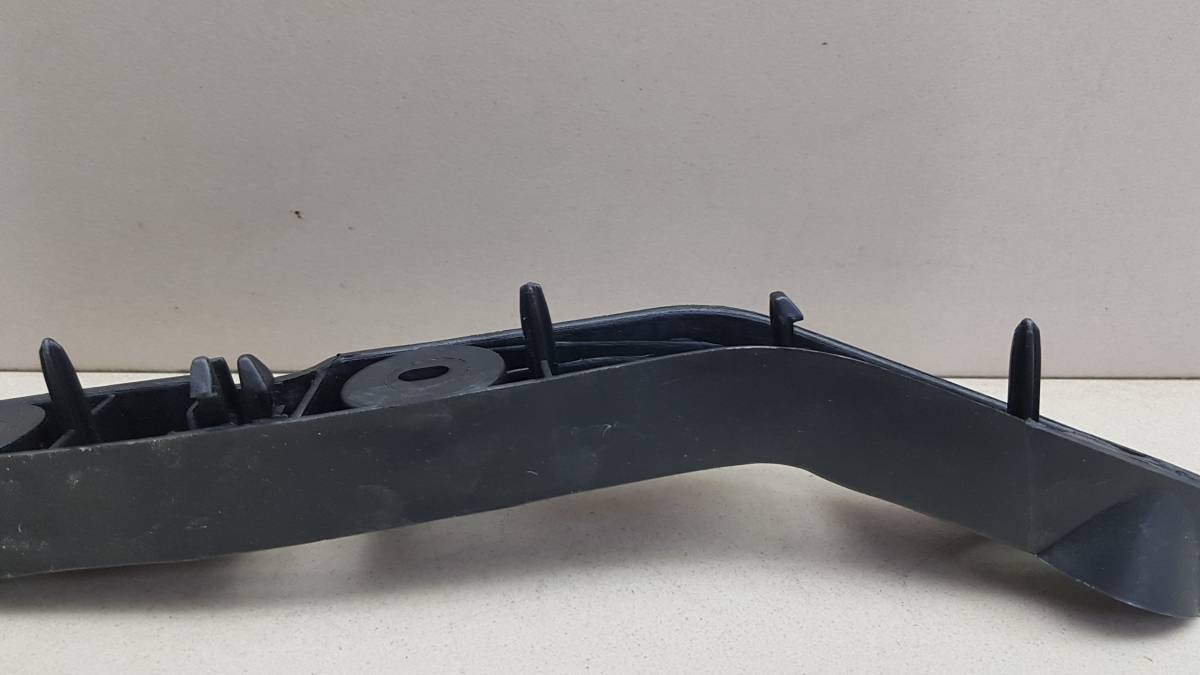 Кронштейн переднего бампера левый Ford Focus 2 (DA) 2005-2008