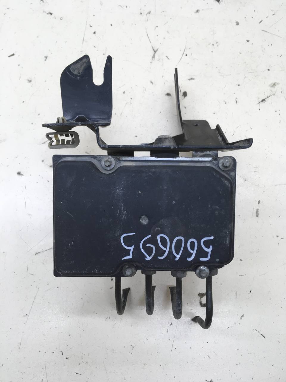 Блок ABS (насос) Nissan Almera 3 (G11, G15) 2012> Блок ABS (насос) Nissan Almera 3 (G11, G15) 2012>