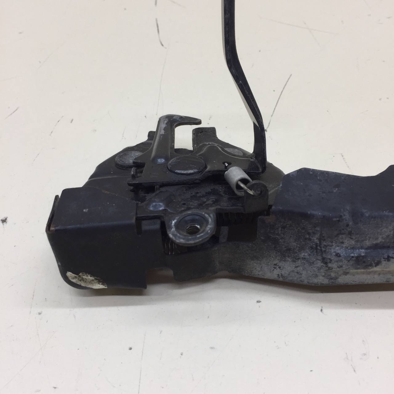 Замок капота Toyota Corolla E180 2013-2019