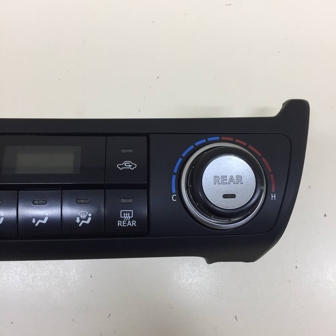 Блок управления климатической установкой Toyota Land Cruiser Prado (J150) 2009-2022