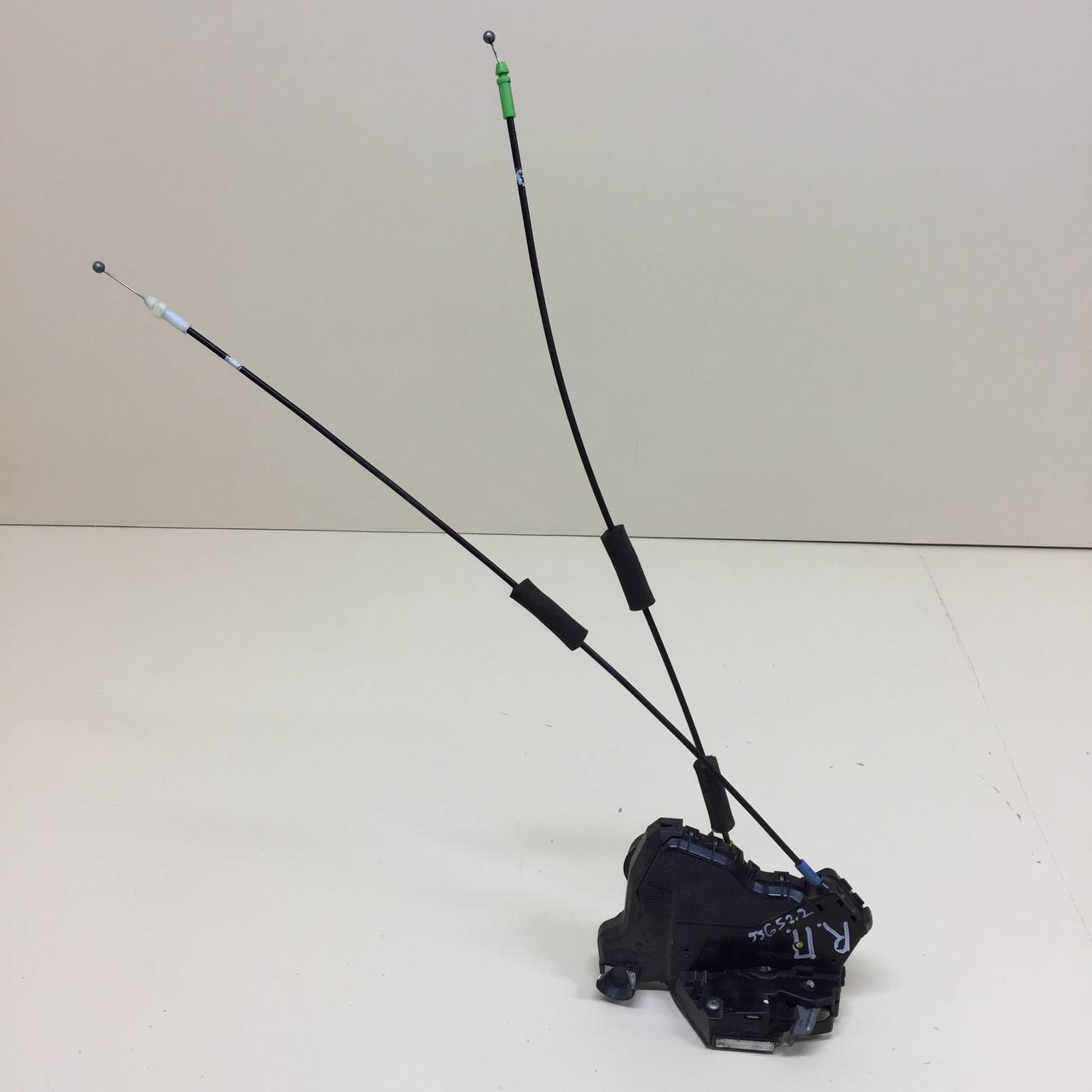 Замок двери передней правой Toyota Land Cruiser Prado (J150) 2009-2022