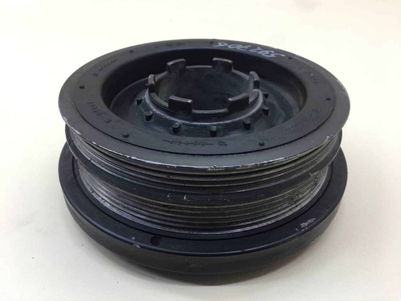 Шкив коленвала BMW 3-series E90/E91 2005-2011 Шкив коленвала BMW 3-series E90/E91 2005-2011