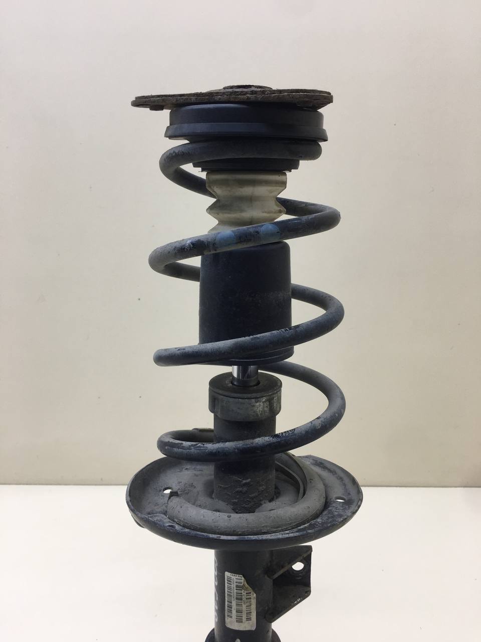 Амортизатор передний левый Lada Vesta 2015>