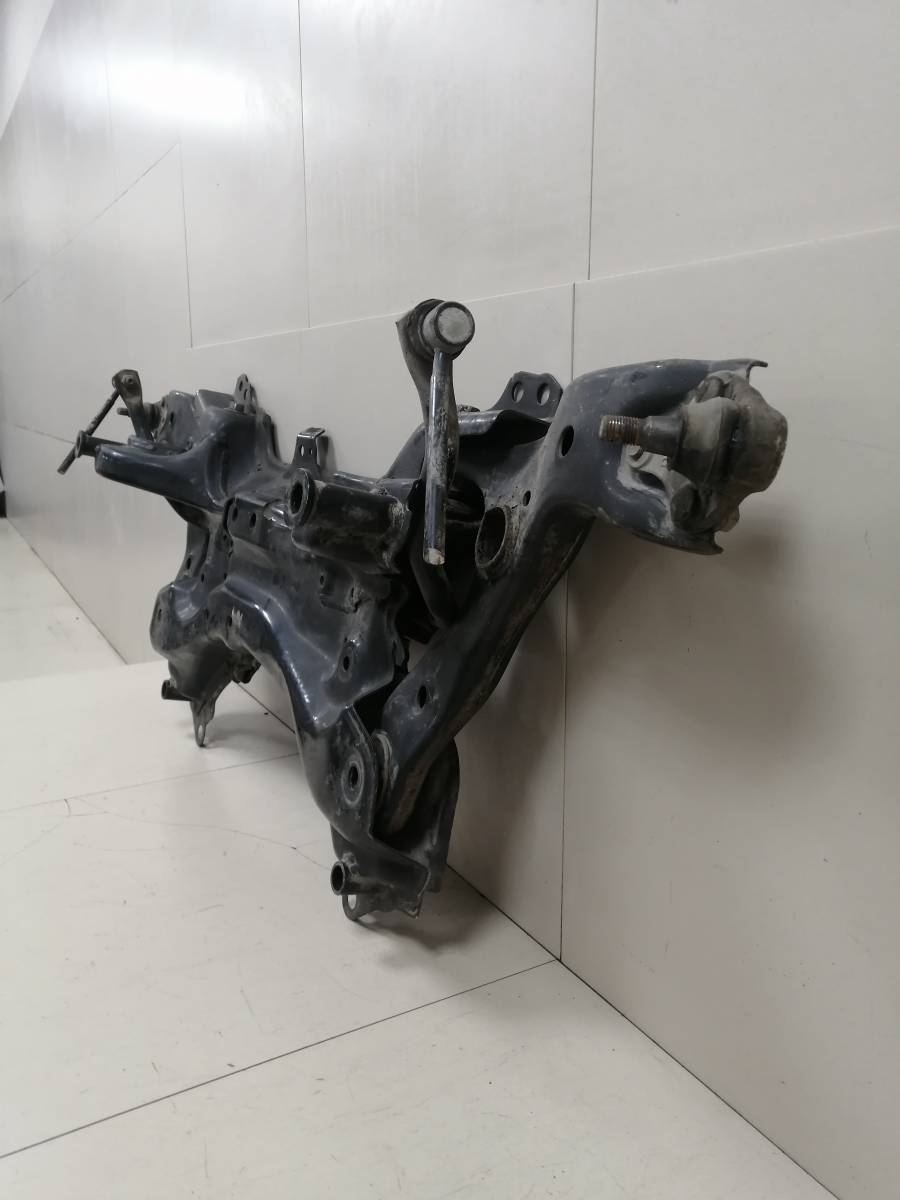 Балка подмоторная Toyota Corolla E180 2013> Балка подмоторная Toyota Corolla E180 2013>