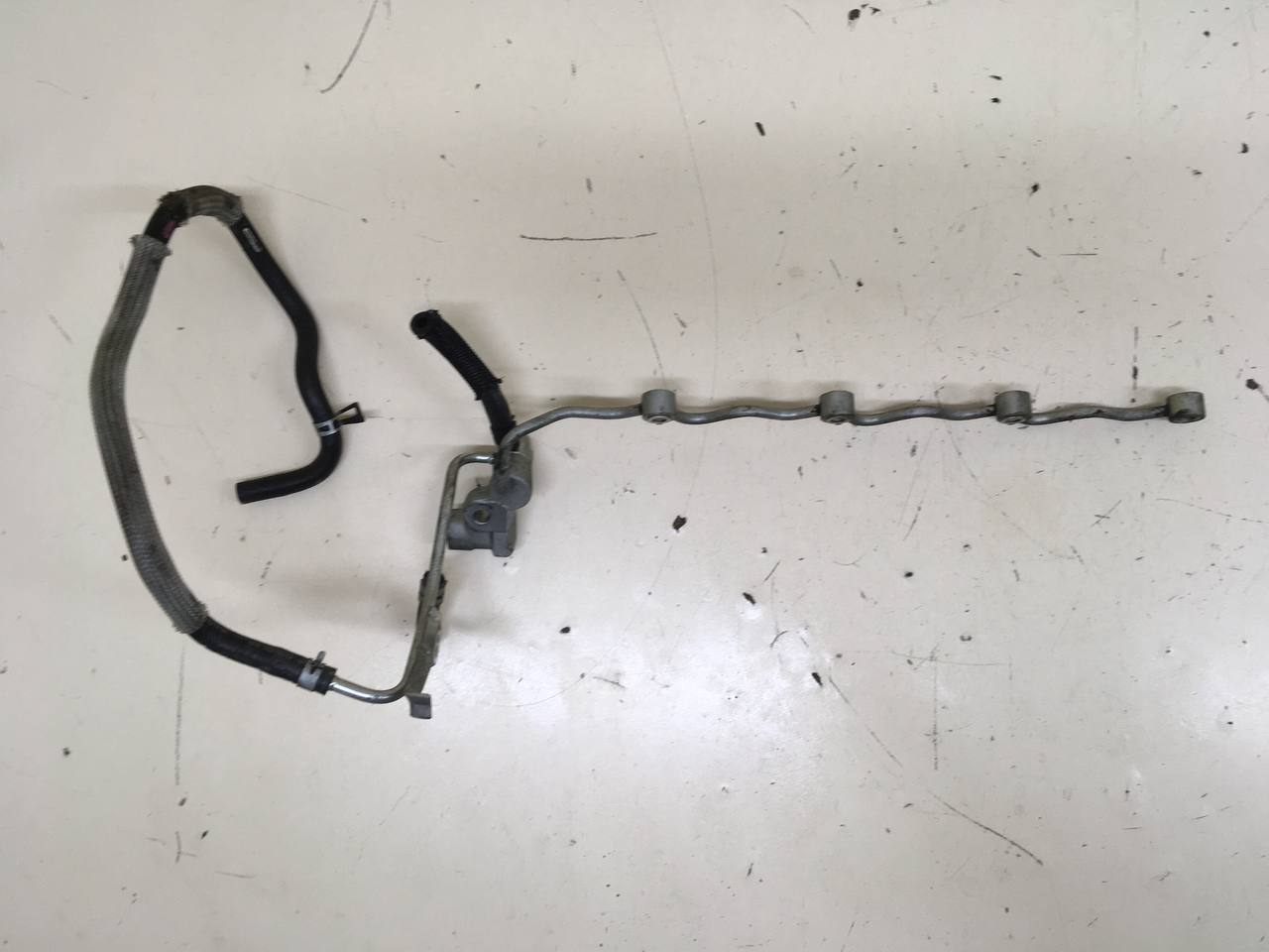 Трубка топливная Toyota Rav 4 (XA40) 2013-2019 Трубка топливная Toyota Rav 4 (XA40) 2013-2019