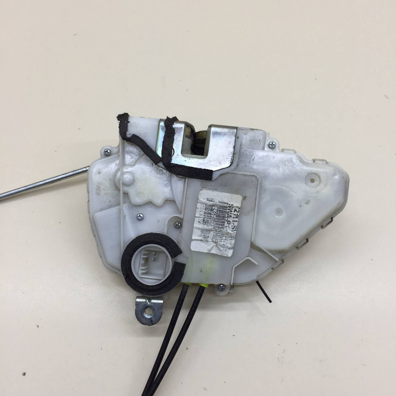 Замок двери передней правой Honda CR-V 2007-2012