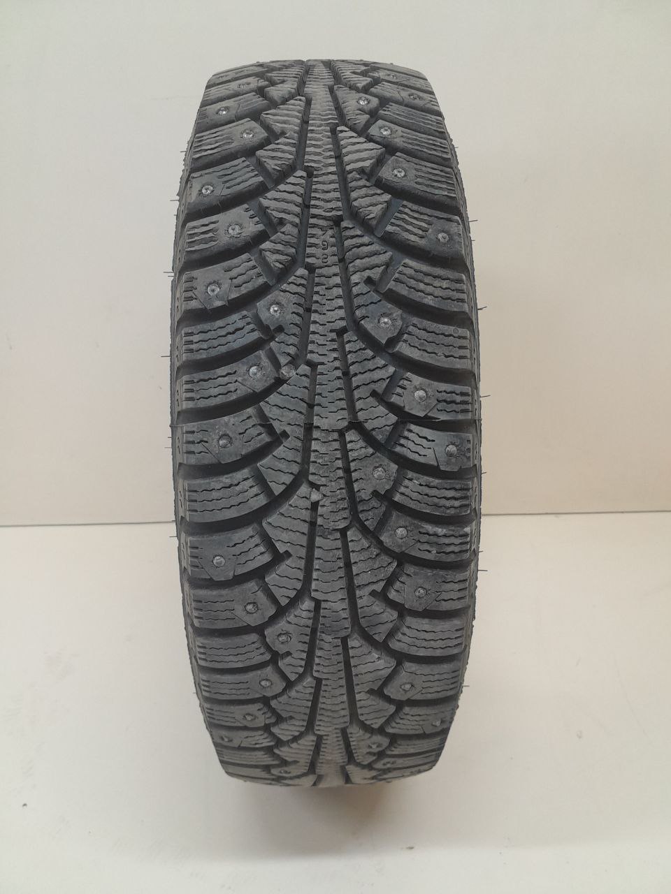 Шины R14 Зимние шипованные Nokian Nordman5