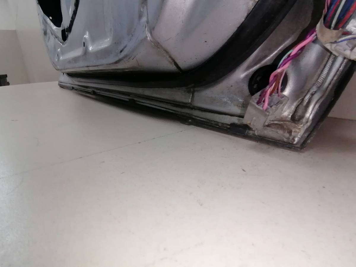 Дверь передняя левая Toyota Ipsum (SXM10) 1996-2001