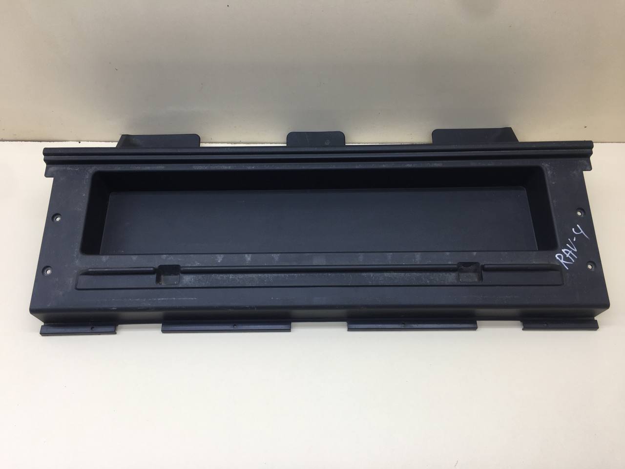 Ящик для инструментов Toyota Rav 4 (A30) 2006-2013