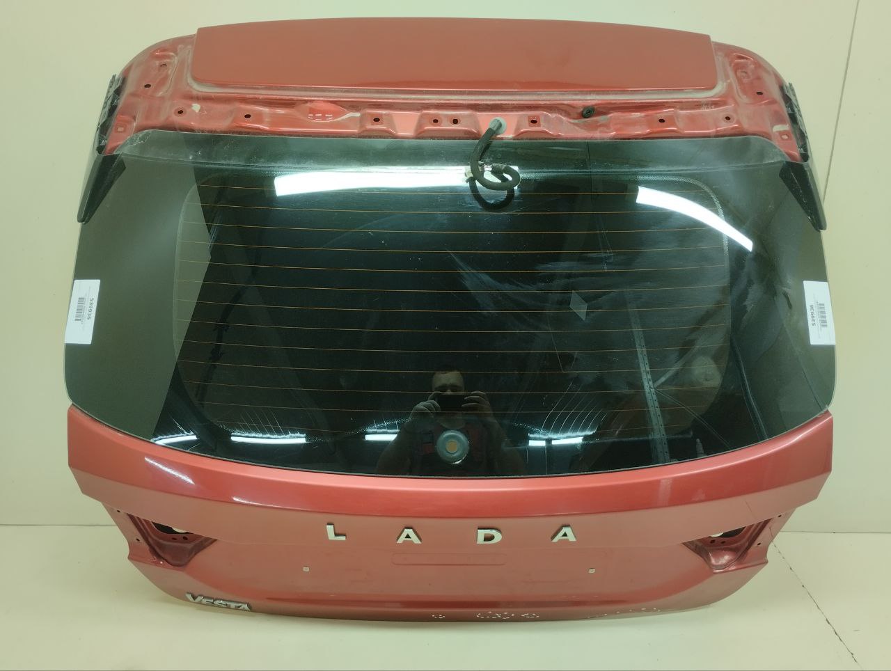 Дверь багажника со стеклом Lada Vesta 2015>