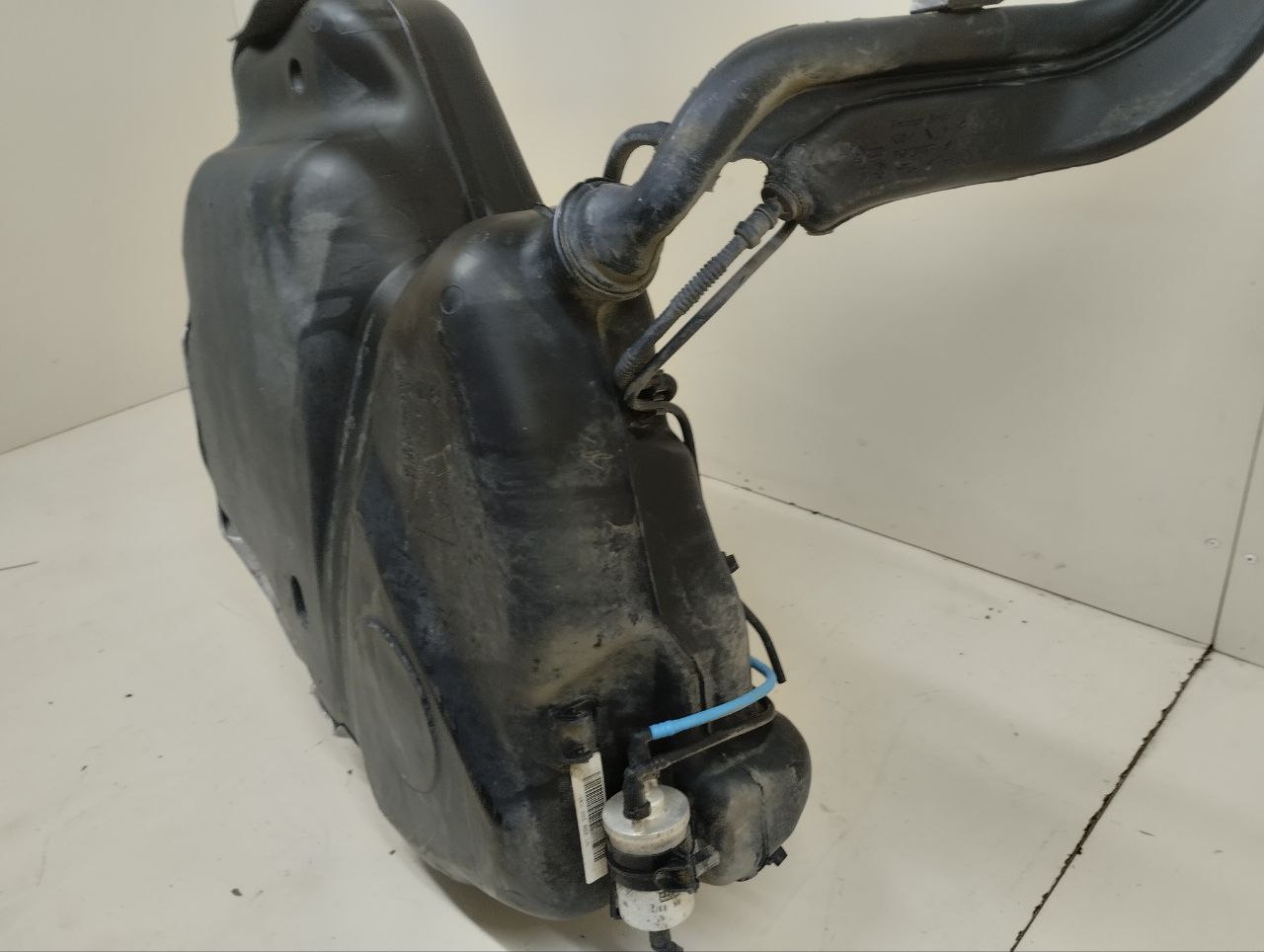 Бак топливный Volkswagen Jetta (A6) 2010-2019 Бак топливный Volkswagen Jetta (A6) 2010-2019