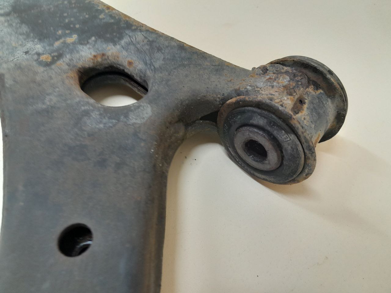 Рычаг передний левый Ford Fiesta (MK5) 2002-2008