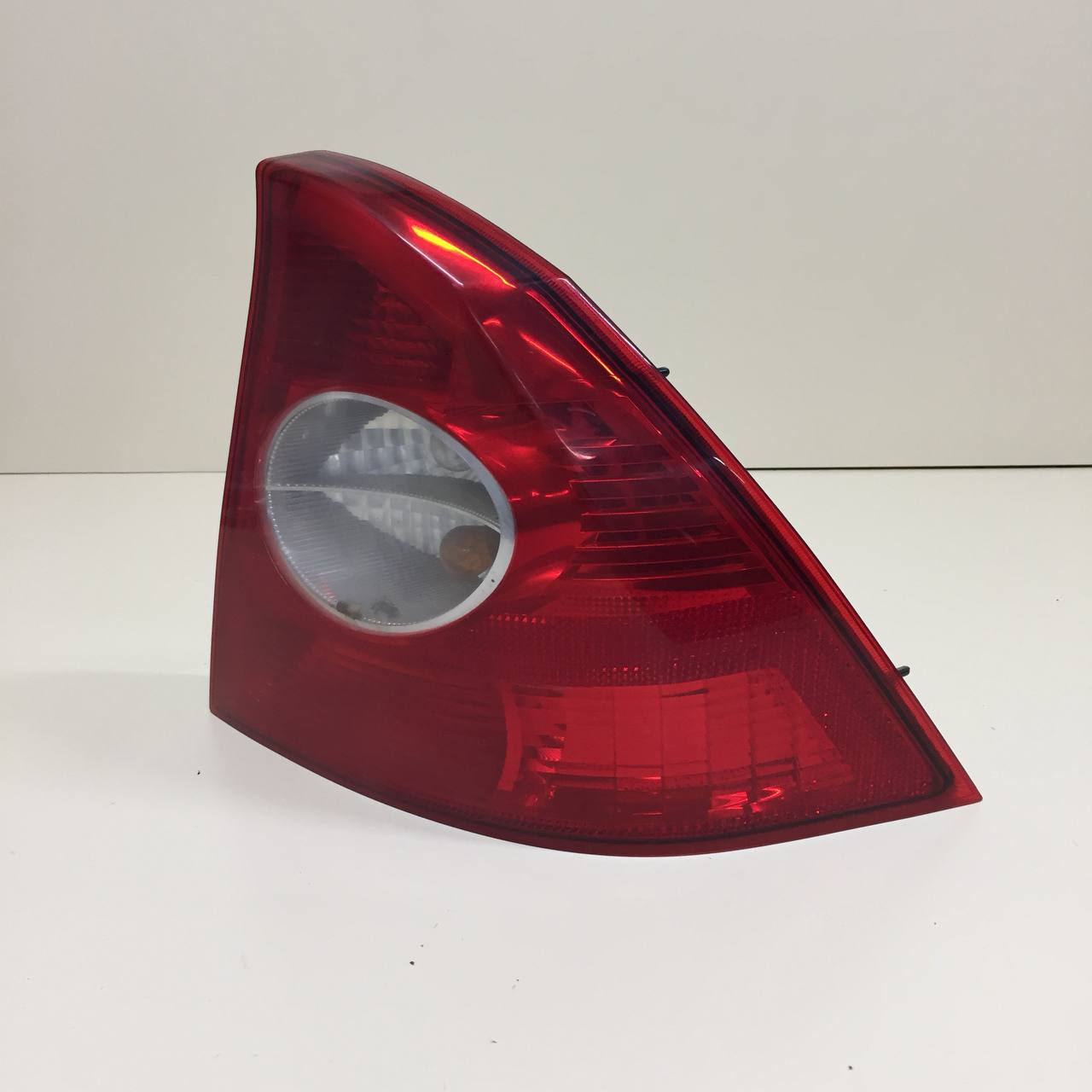 Фонарь задний правый Ford Focus 2 (DB) 2008-2011