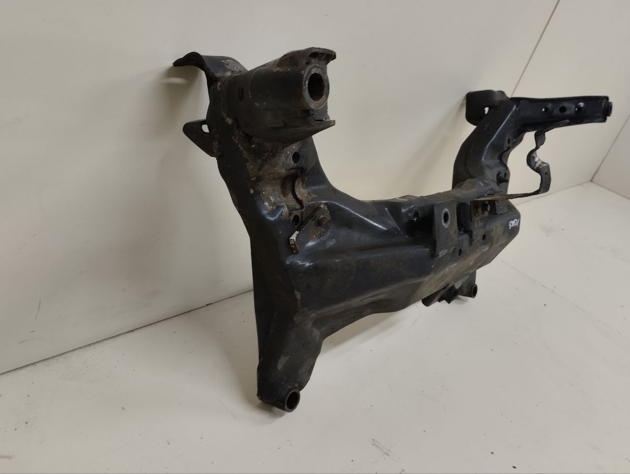 Балка подмоторная Nissan Almera (N16) 2000-2006 Балка подмоторная Nissan Almera (N16) 2000-2006