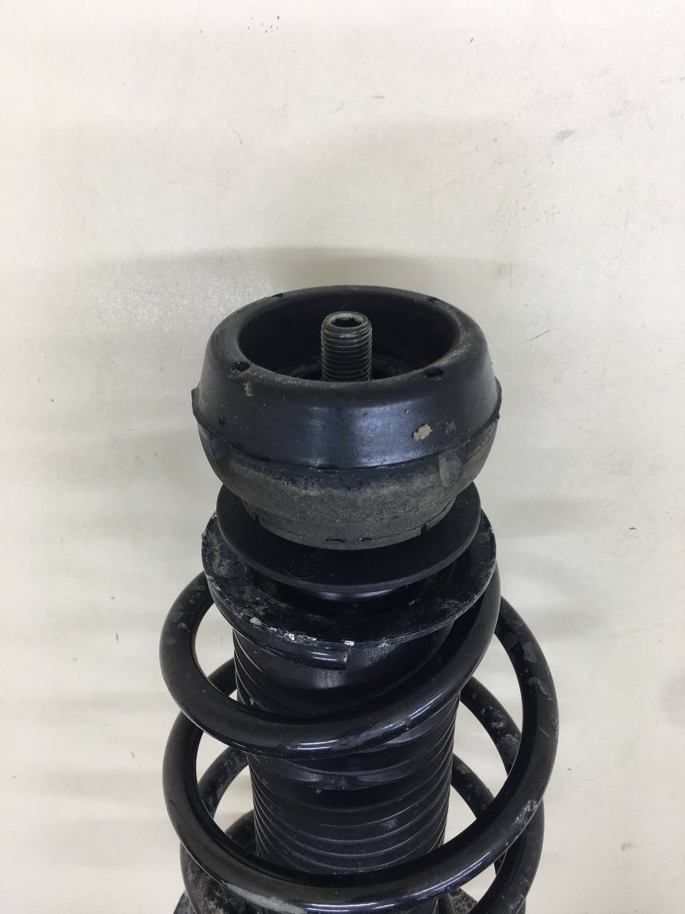 Амортизатор передний Volkswagen Polo (MK5) 2011-2020