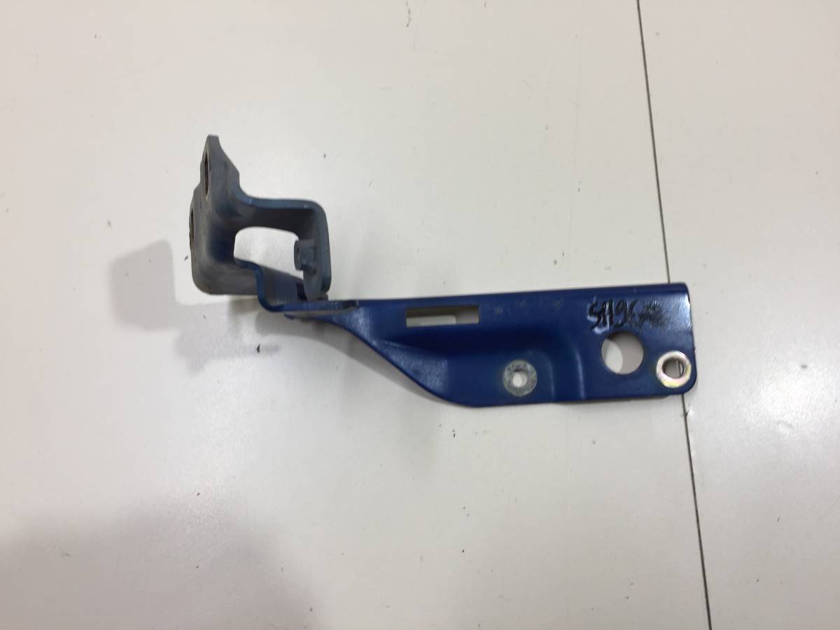 Петля капота правая Nissan Almera Classic (B10) 2006-2013