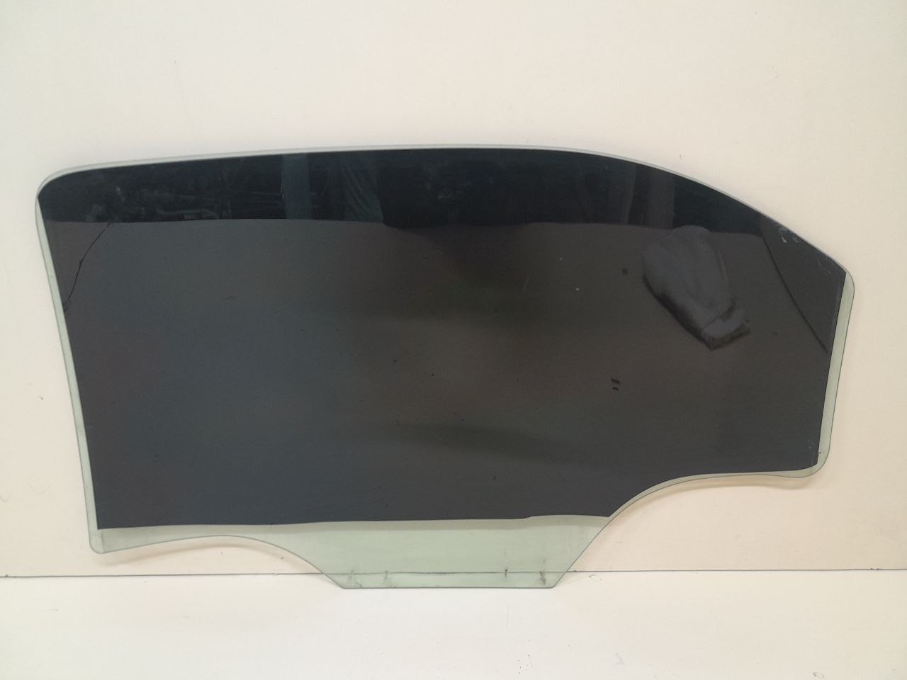 Стекло двери задней правой Chevrolet Cobalt (T250) 2011-2015