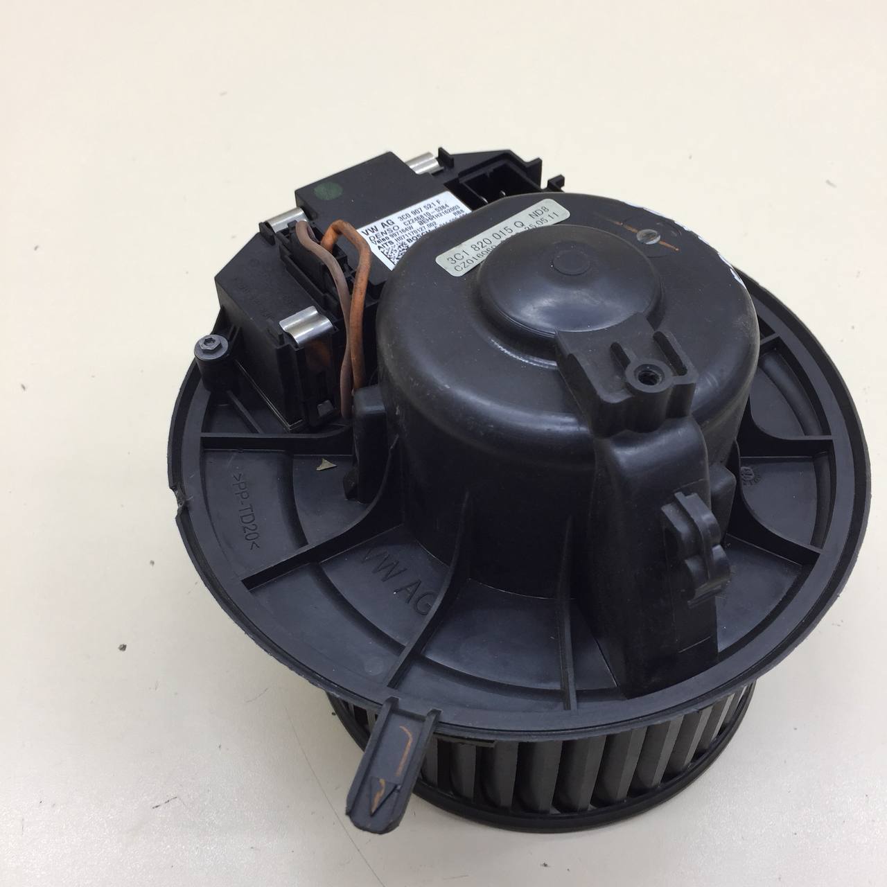 Моторчик отопителя Volkswagen Passat B7 2011-2015