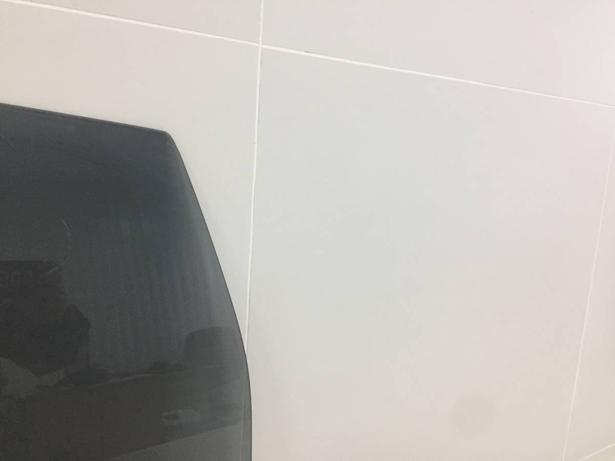 Стекло двери задней левой Nissan Note (E11) 2006-2013