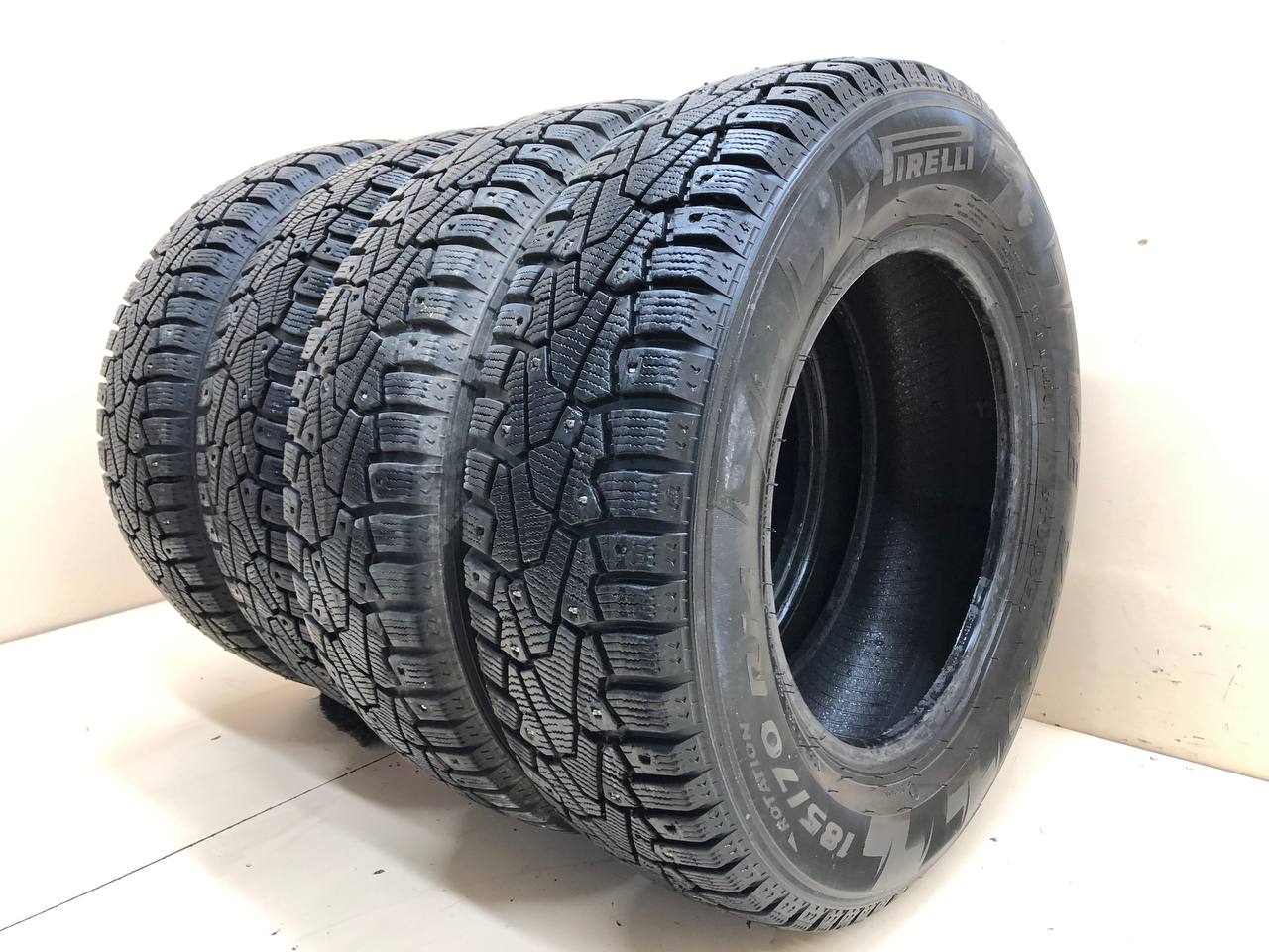 Шины к-кт R14 Зимние шипованные PIRELLI