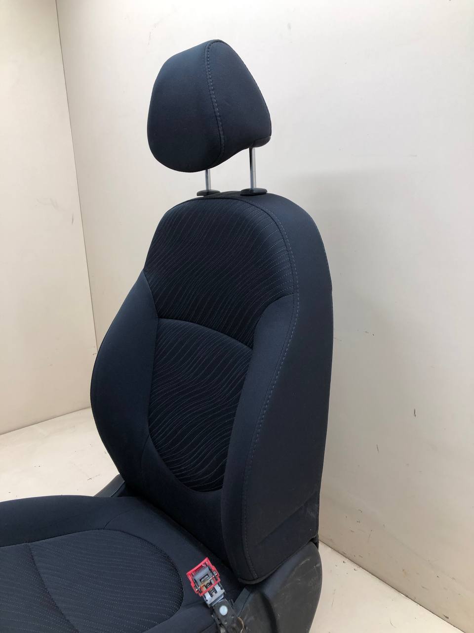 Сиденье переднее правое Hyundai Solaris (RB) 2010-2017 Сиденье переднее правое Hyundai Solaris (RB) 2010-2017