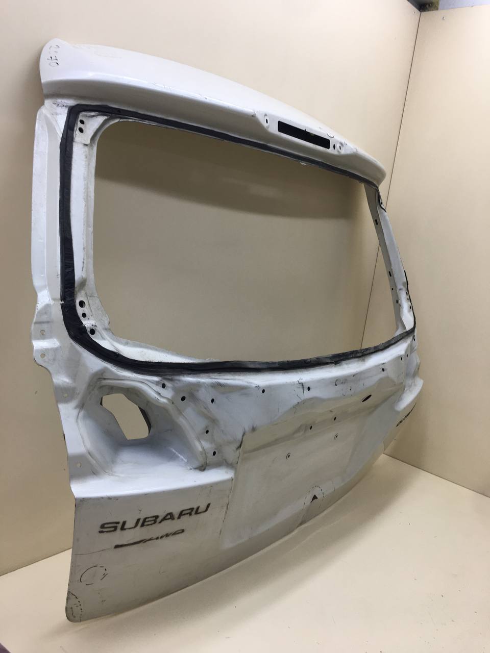 Дверь багажника Subaru Legacy Outback (B14) 2010-2014