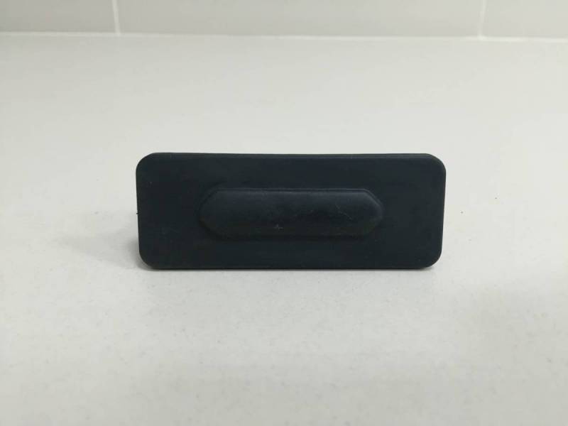 Кнопка открывания багажника Lada Granta 2011>