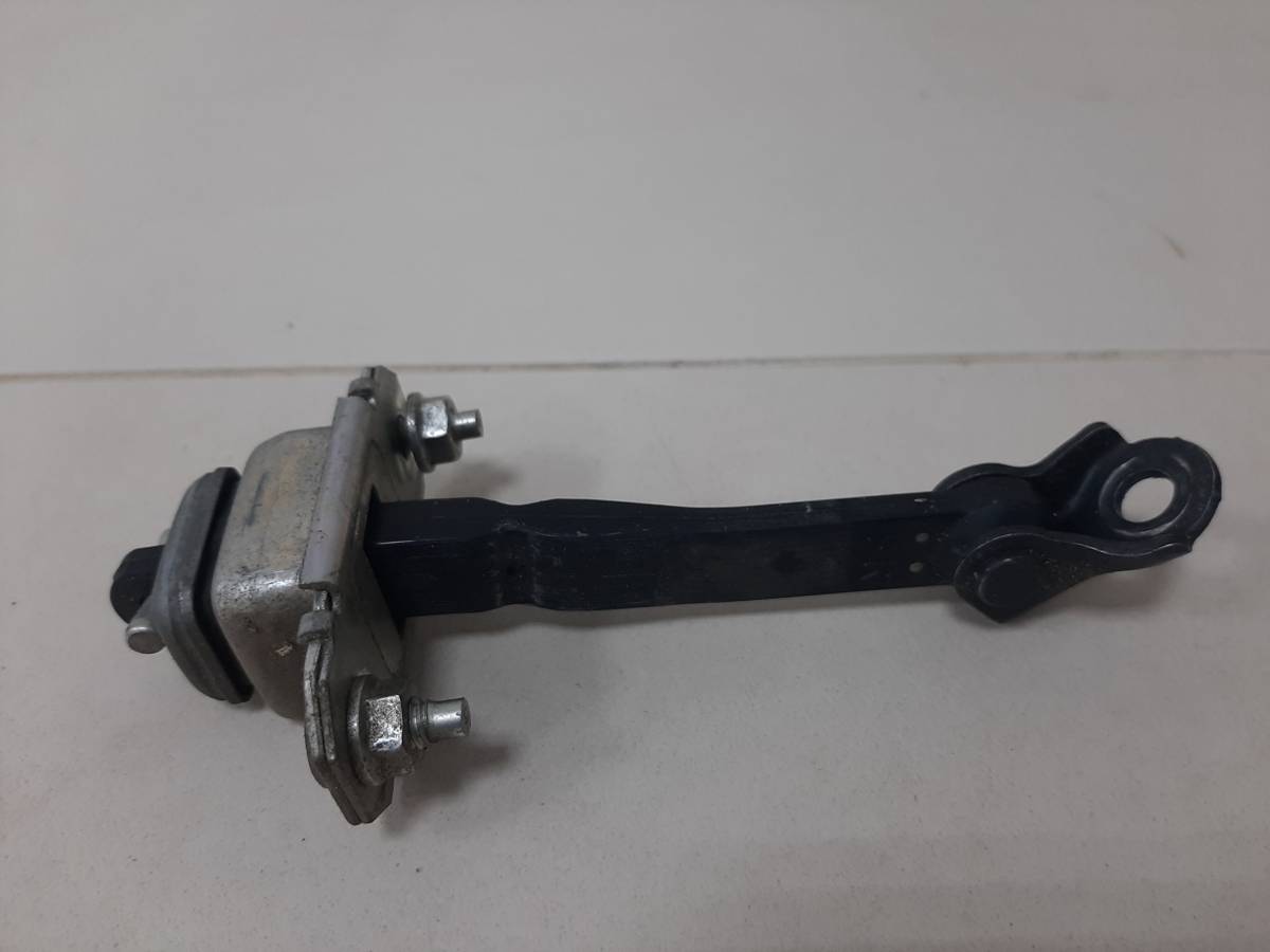 Ограничитель двери Subaru Impreza (G12) 2007-2012 Ограничитель двери Subaru Impreza (G12) 2007-2012