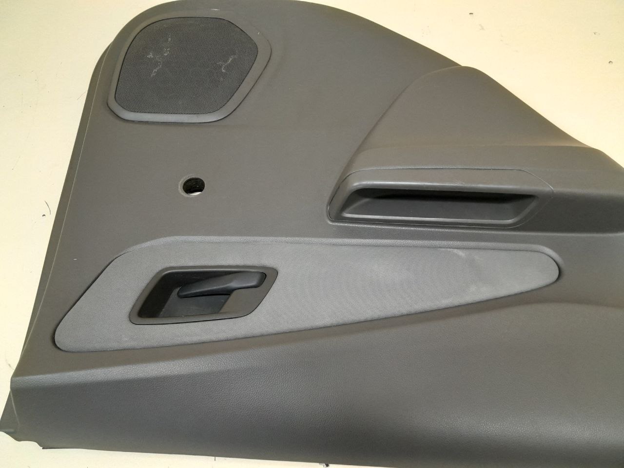 Обшивка двери задней левой Chevrolet Cobalt (T250) 2011-2015