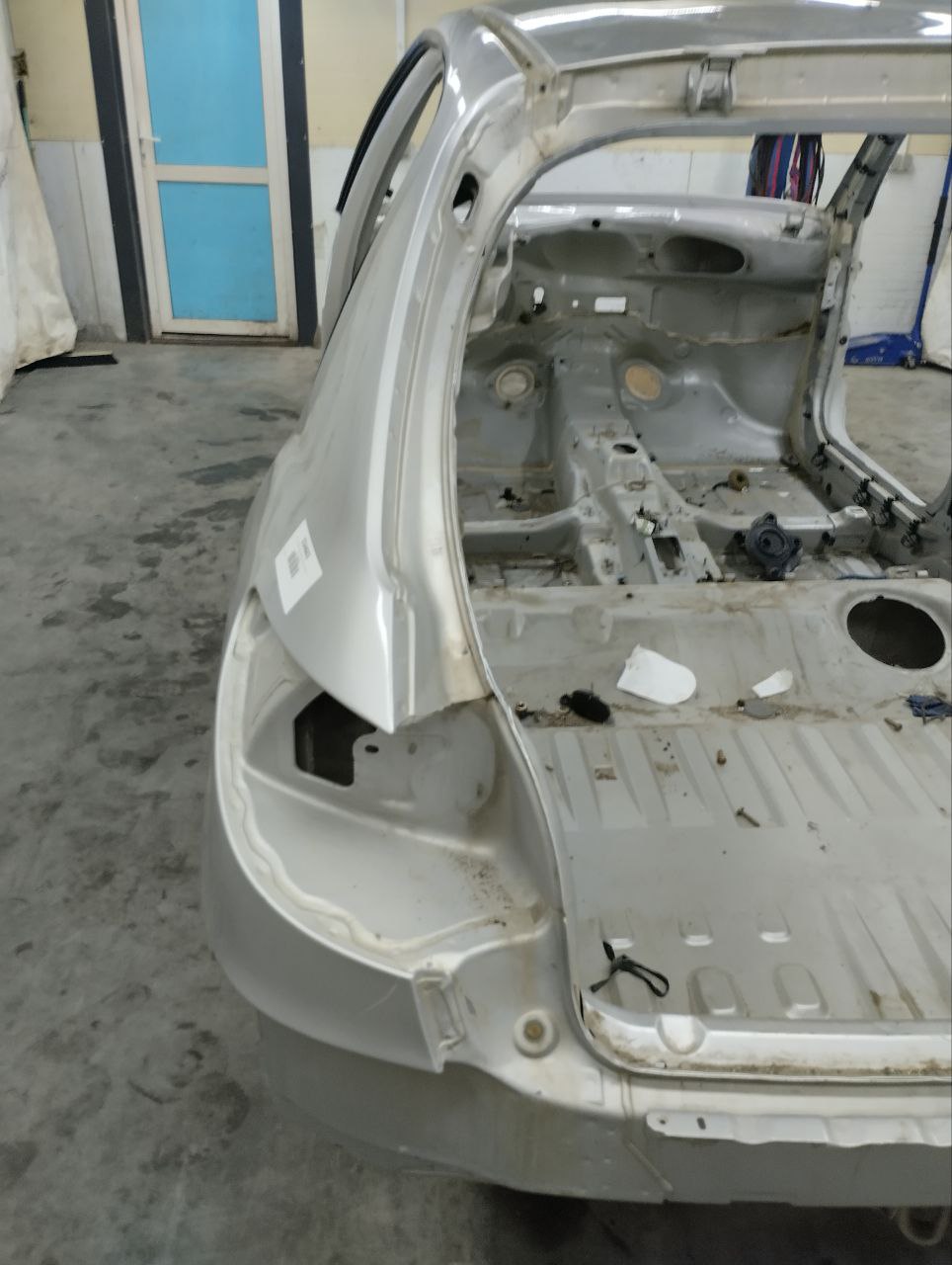 Крыло заднее левое Peugeot 206 1998-2012