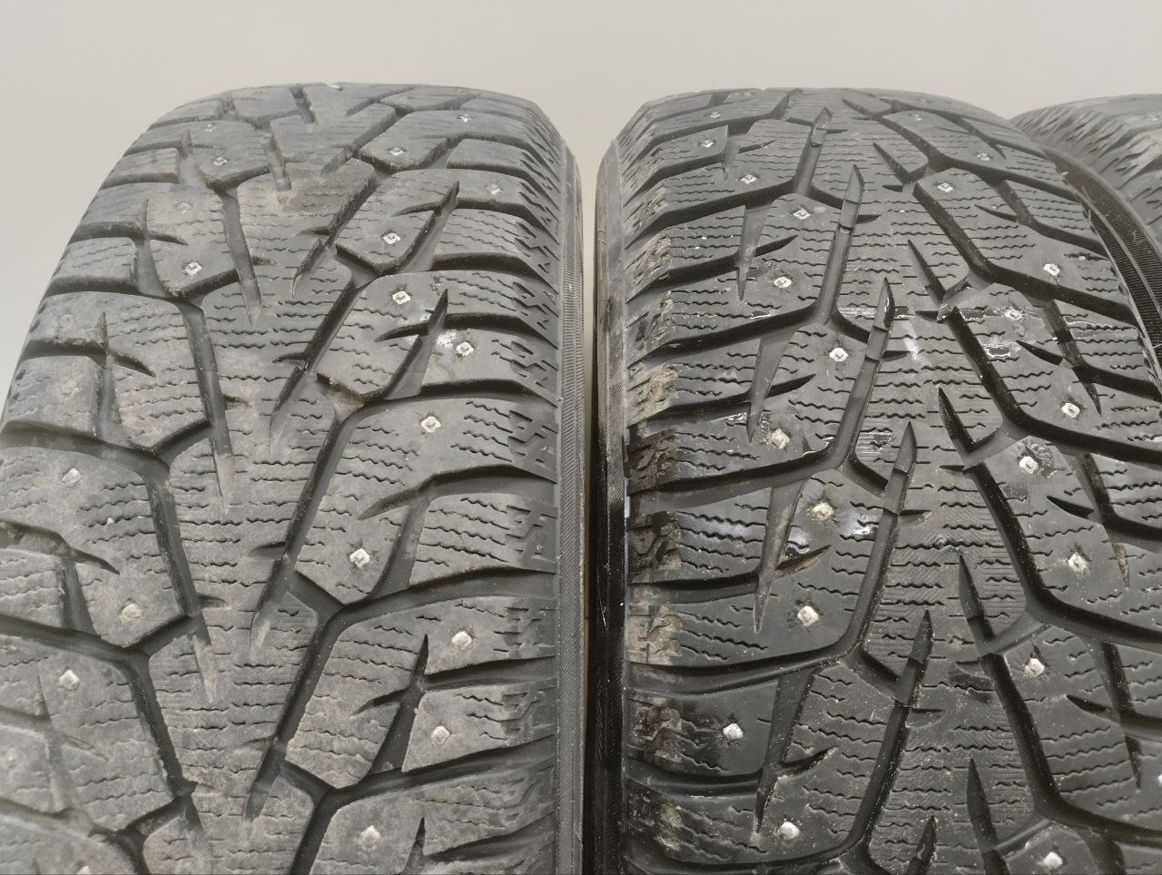 Шины к-кт R16 Зимние шипованные YOKOHAMA  ICE GUARD