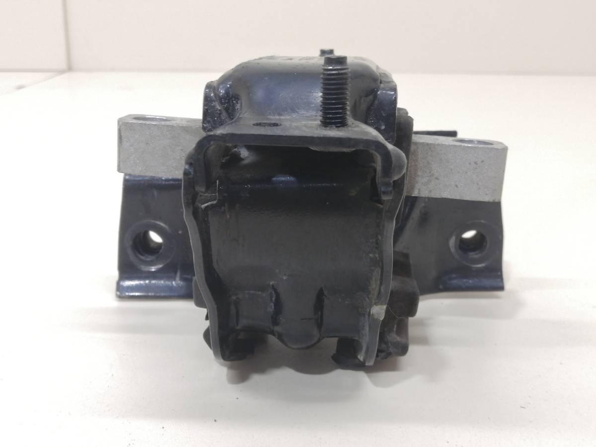 Опора КПП левая Volkswagen Polo (Sed RUS) 2011> Опора КПП левая Volkswagen Polo (Sed RUS) 2011>