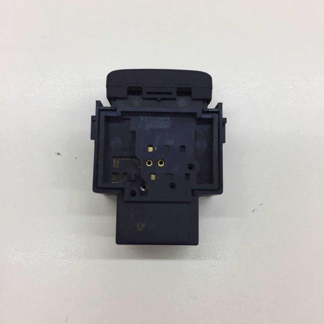 Кнопка омывателя фар Nissan X-Trail (T31) 2007-2014 Кнопка омывателя фар Nissan X-Trail (T31) 2007-2014