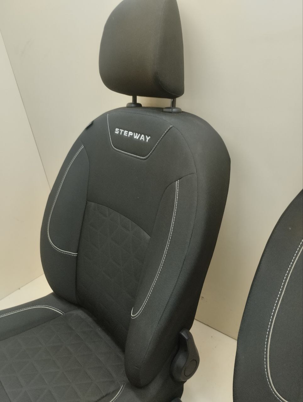 Сиденье (комплект) Renault Sandero Stepway (5S) 2014-2022