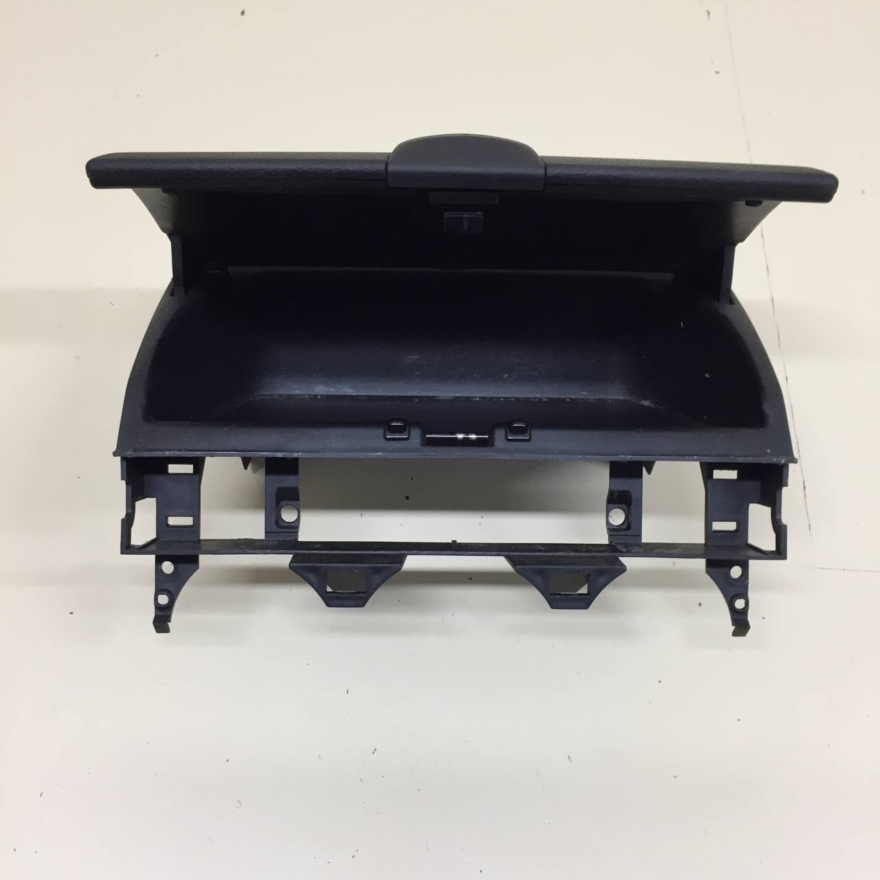 Бардачок Mazda Mazda 6 (GG) 2002-2007 Бардачок Mazda Mazda 6 (GG) 2002-2007